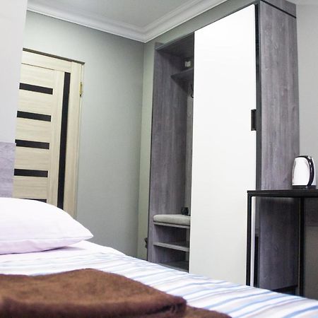 Hotel Tahar Алмати Екстер'єр фото