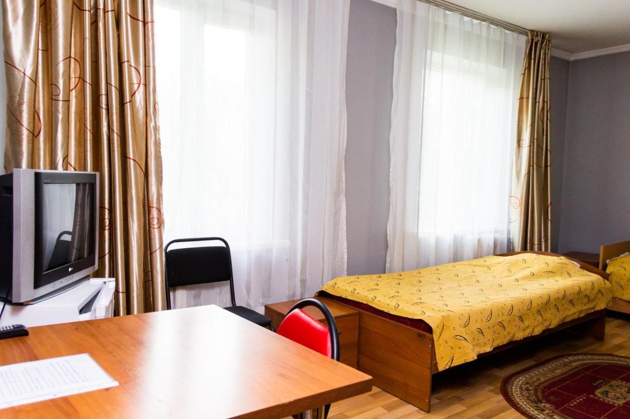Hotel Tahar Алмати Екстер'єр фото