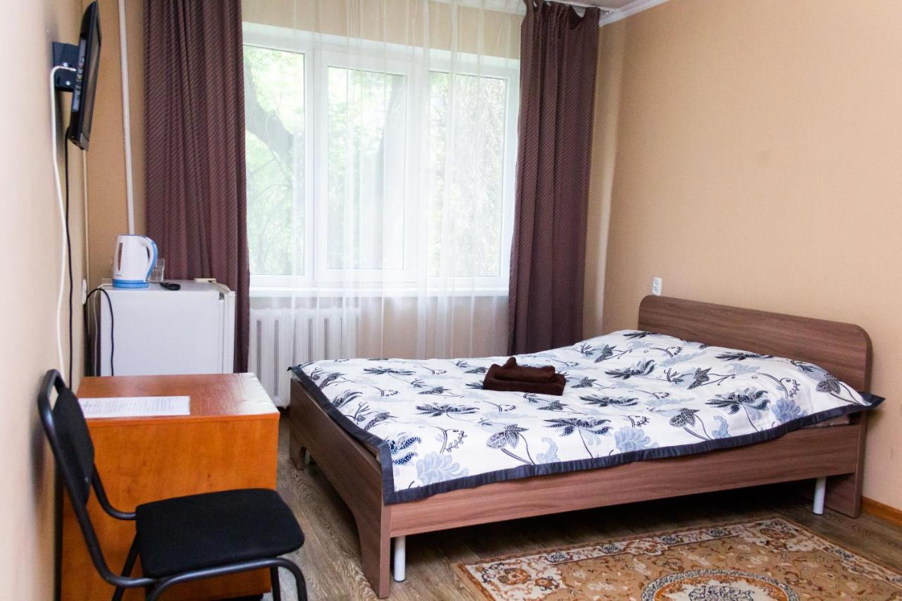 Hotel Tahar Алмати Екстер'єр фото