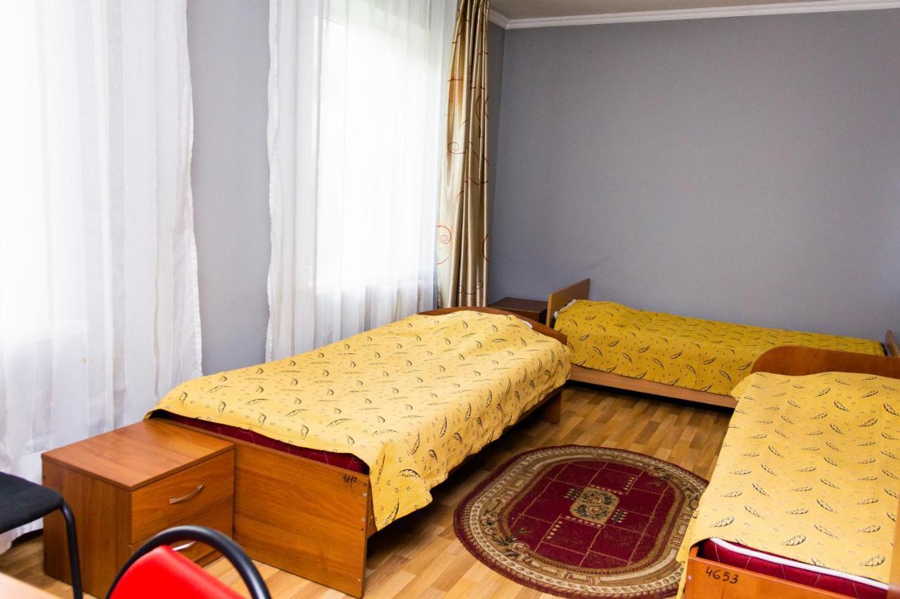 Hotel Tahar Алмати Екстер'єр фото