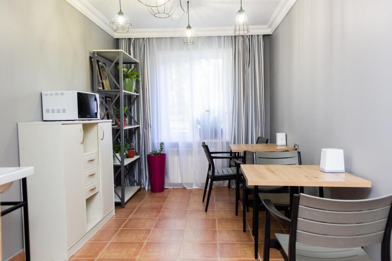 Hotel Tahar Алмати Екстер'єр фото