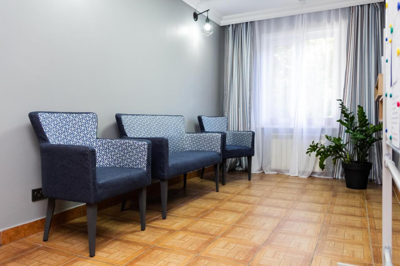 Hotel Tahar Алмати Екстер'єр фото