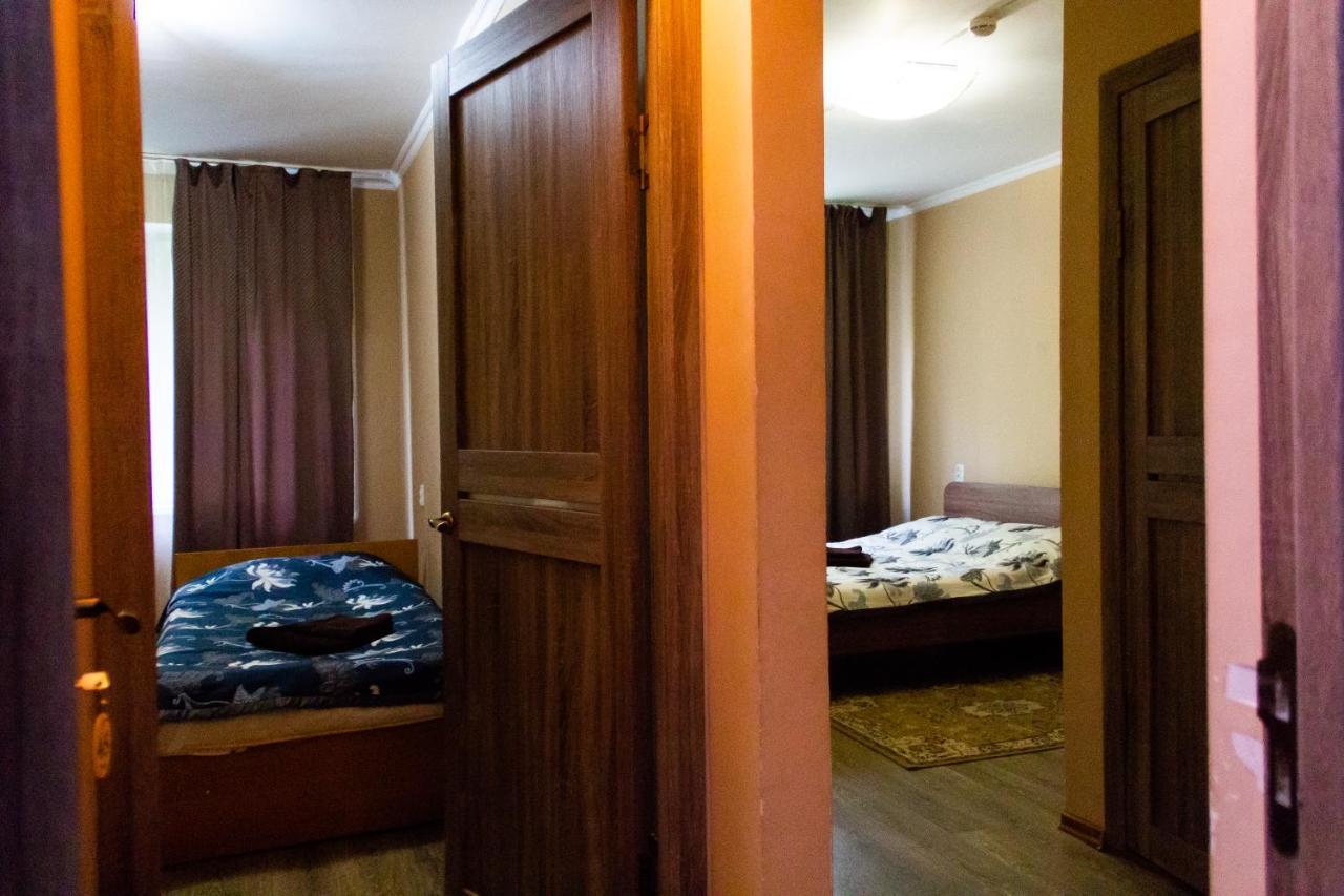 Hotel Tahar Алмати Екстер'єр фото