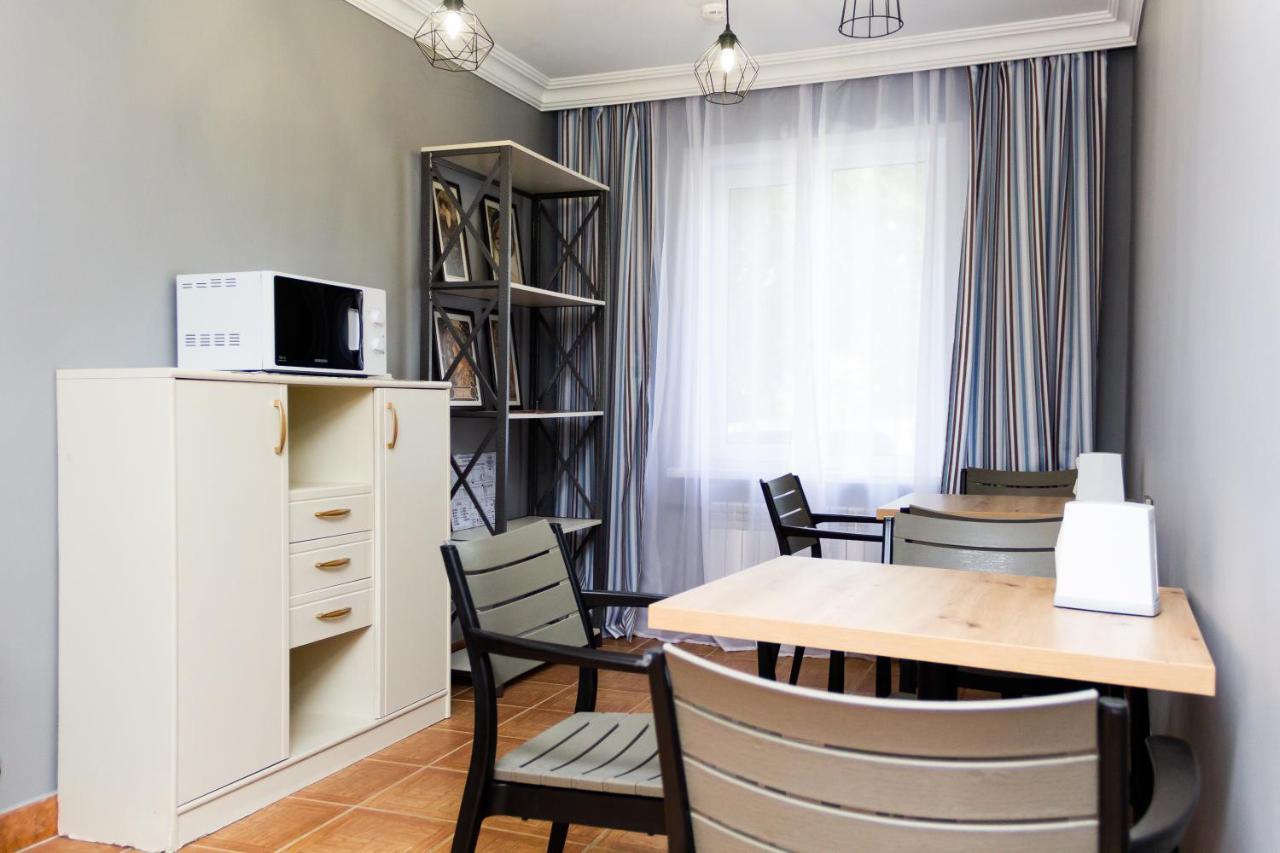 Hotel Tahar Алмати Екстер'єр фото
