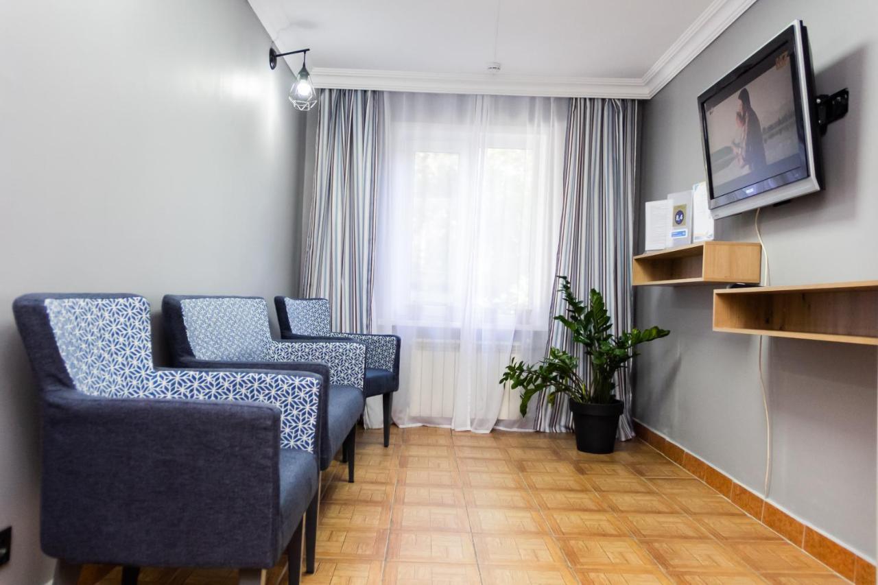 Hotel Tahar Алмати Екстер'єр фото