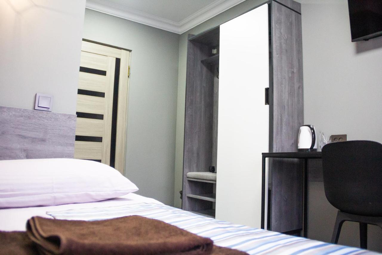 Hotel Tahar Алмати Екстер'єр фото